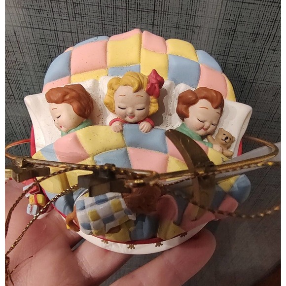 Vintage Ornament Collectible Campbell's Kids Sleeping In A Soup Bow 1993 A1 - Picture 1 of 3